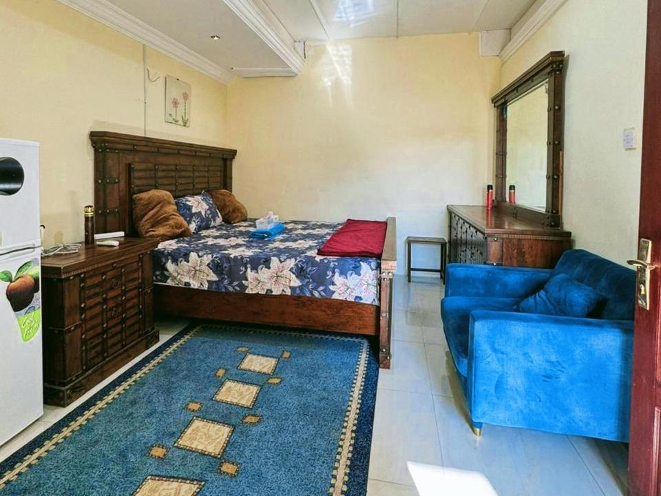 Apartment King Bed 
